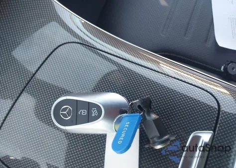 2024 Mercedes-Benz Glc 300 4Matic Suv z USA, uszkodzony, nr VIN W1NKM4HB5RF205441